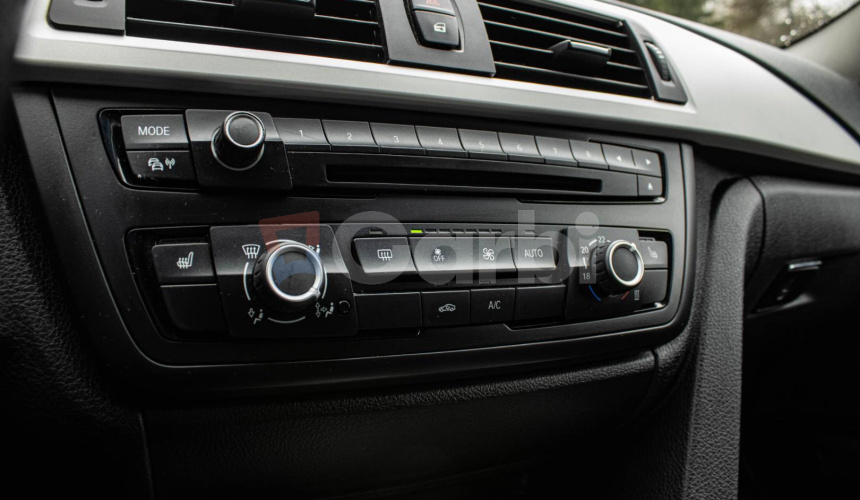 BMW Rad 3 Touring 320d A/T