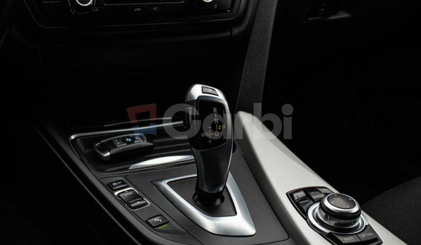 BMW Rad 3 Touring 320d A/T