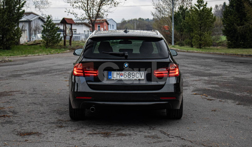 BMW Rad 3 Touring 320d A/T