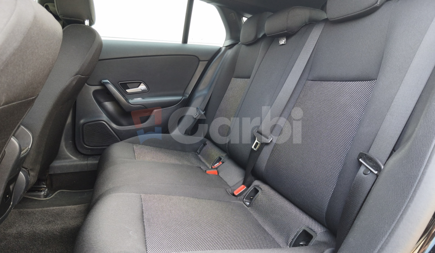 Mercedes-Benz CLA Shooting Break 180d