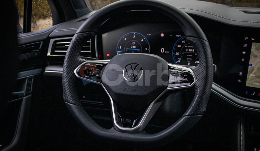 Volkswagen Touareg 3.0 TDI V6 286k R-Line, IQ Light, Pano, Ťažné, Vzduch, Soft-close, DPH