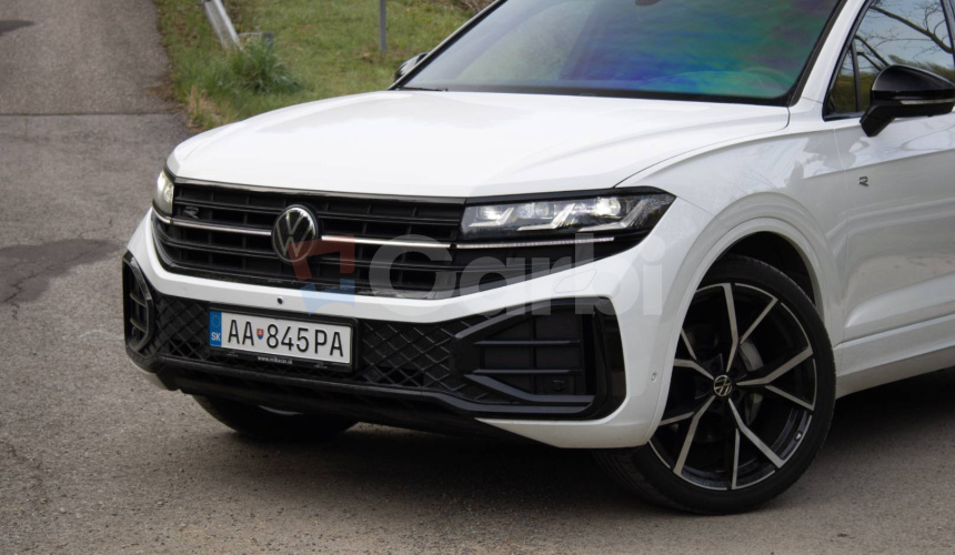 Volkswagen Touareg 3.0 TDI V6 286k R-Line, IQ Light, Pano, Ťažné, Vzduch, Soft-close, DPH
