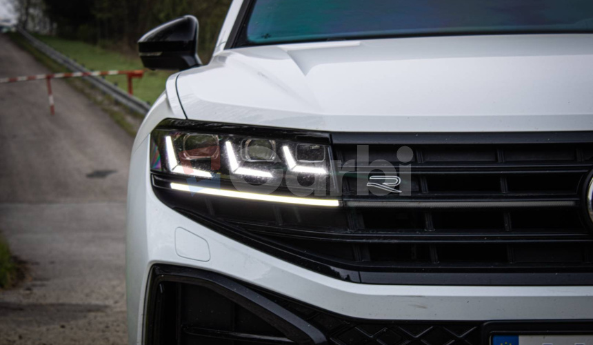 Volkswagen Touareg 3.0 TDI V6 286k R-Line, IQ Light, Pano, Ťažné, Vzduch, Soft-close, DPH