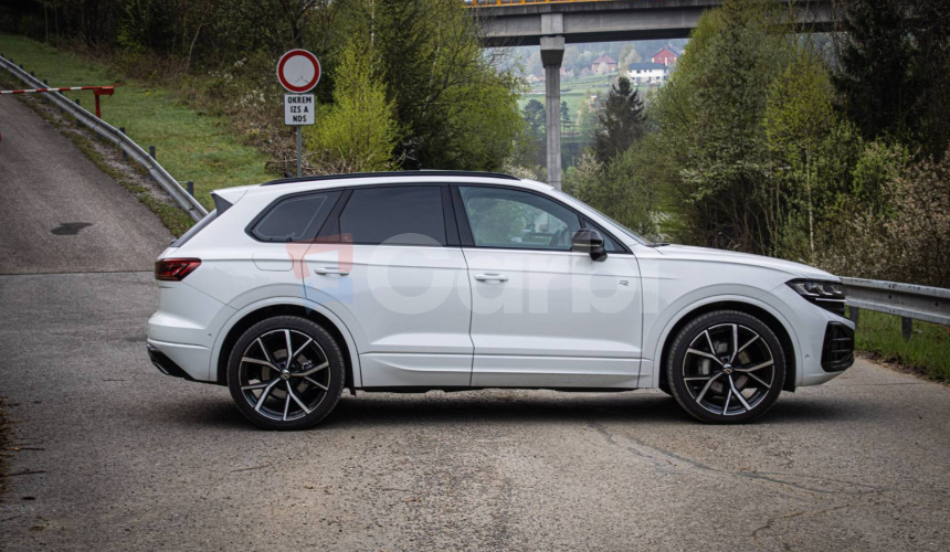 Volkswagen Touareg 3.0 TDI V6 286k R-Line, IQ Light, Pano, Ťažné, Vzduch, Soft-close, DPH
