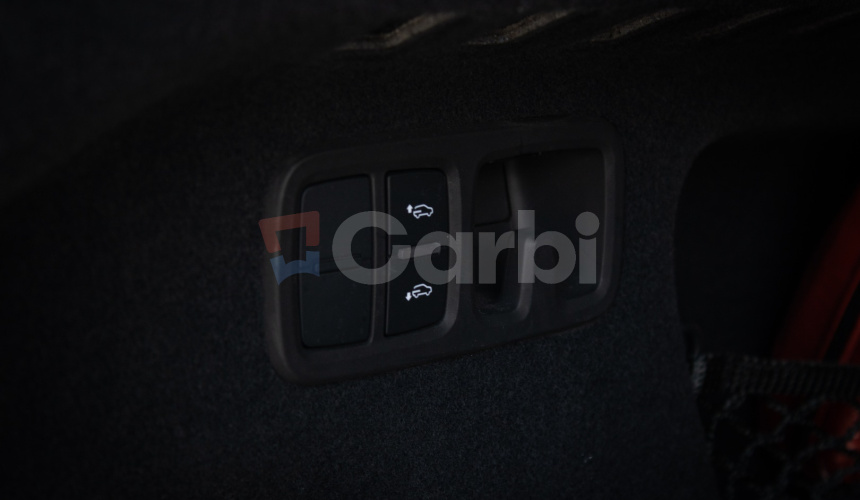 Audi Q8 50 TDI Sline, Pano, Webasto, Soft-close, R22, odpočet, posúvne zadné sedadlá