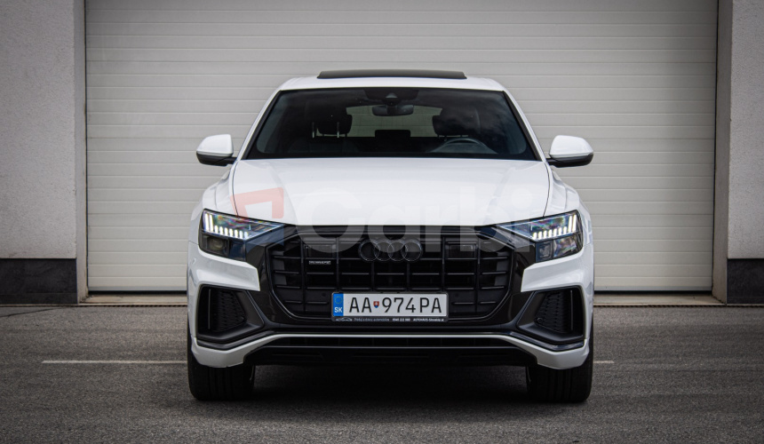 Audi Q8 50 TDI Sline, Pano, Webasto, Soft-close, R22, odpočet, posúvne zadné sedadlá