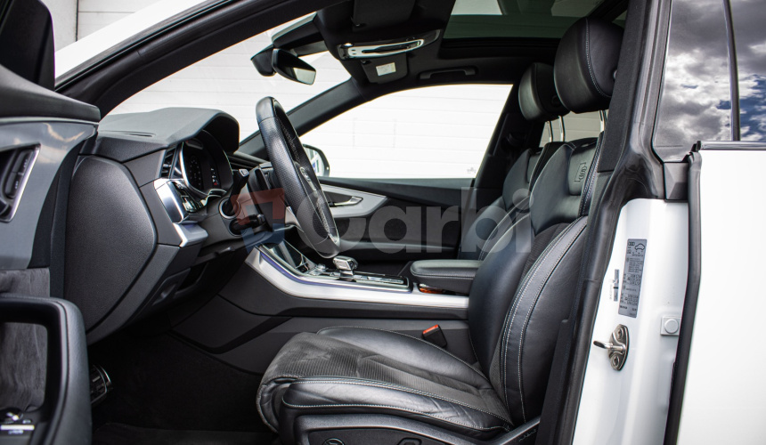 Audi Q8 50 TDI Sline, Pano, Webasto, Soft-close, R22, odpočet, posúvne zadné sedadlá