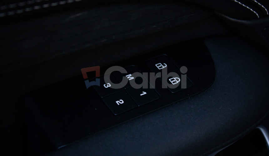 Land Rover Discovery 300 I6 D300 R-Dynamic HSE, 7 miestne, pano, webasto, plná výbava, ŤZ, DPH
