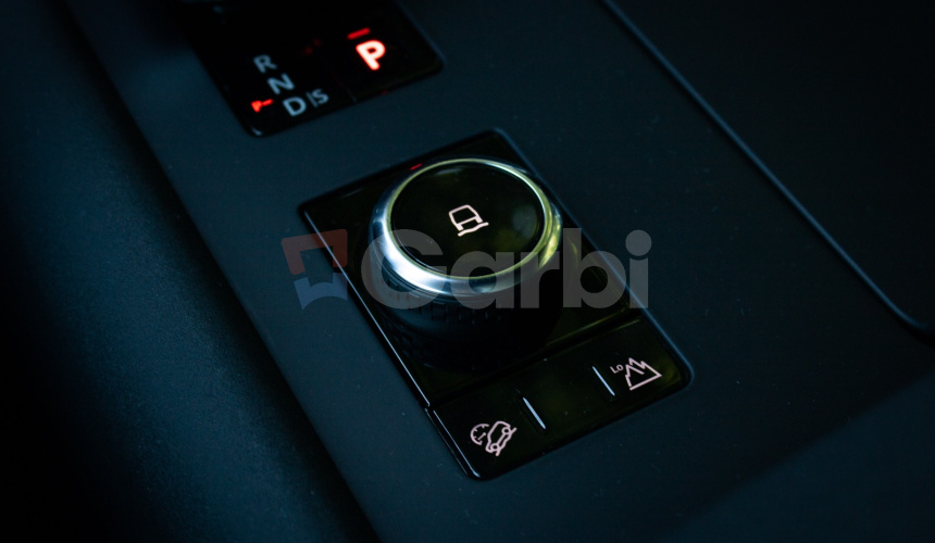 Land Rover Discovery 300 I6 D300 R-Dynamic HSE, 7 miestne, pano, webasto, plná výbava, ŤZ, DPH