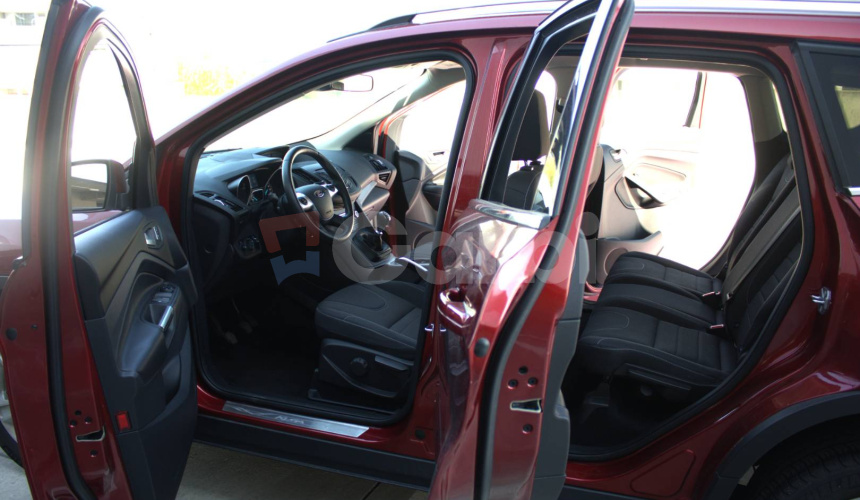 Ford Kuga 1.5 EcoBoost Titanium FWD