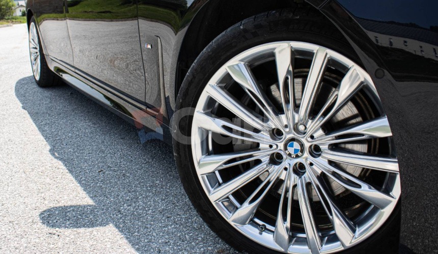 BMW Rad 7 740Li xDrive A/T