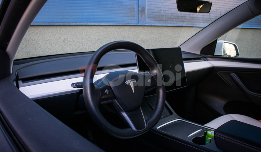 Tesla Model Y Long Range Dual Motor 82 kWh batéria, 1. majiteľ, tepelné čerpadlo, biely int.