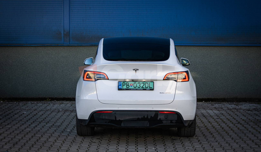 Tesla Model Y Long Range Dual Motor 82 kWh batéria, 1. majiteľ, tepelné čerpadlo, biely int.