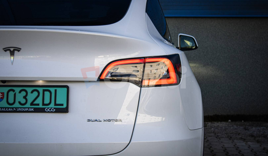 Tesla Model Y Long Range Dual Motor 82 kWh batéria, 1. majiteľ, tepelné čerpadlo, biely int.