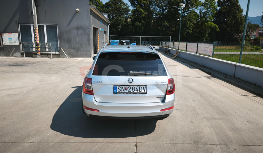 Škoda Octavia Combi Greenline.