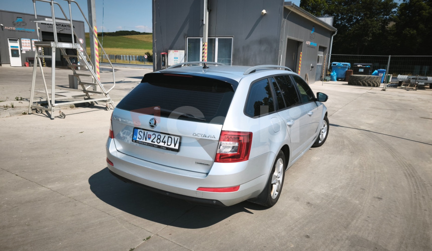 Škoda Octavia Combi Greenline.