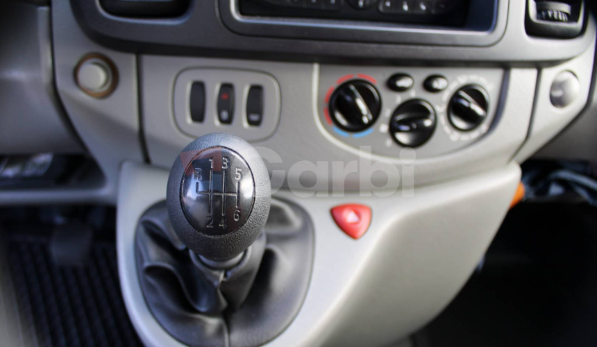Renault Trafic 2.0 dci 84 kW