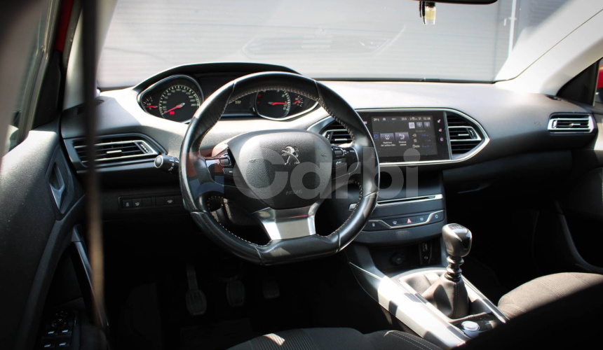 Peugeot 308 1,2i 81kW PureTech/Navi Vymenené rozvody / servisná knižka
