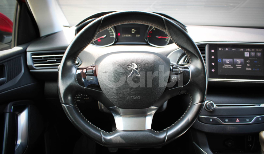 Peugeot 308 1,2i 81kW PureTech/Navi Vymenené rozvody / servisná knižka