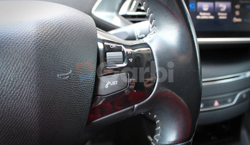 Peugeot 308 1,2i 81kW PureTech/Navi Vymenené rozvody / servisná knižka