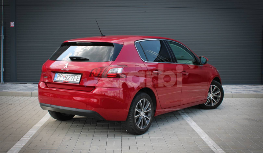 Peugeot 308 1,2i 81kW PureTech/Navi Vymenené rozvody / servisná knižka