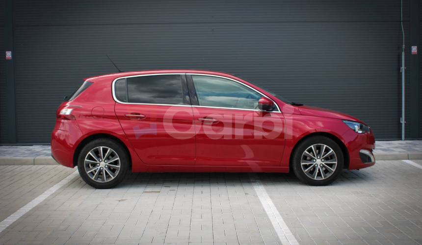 Peugeot 308 1,2i 81kW PureTech/Navi Vymenené rozvody / servisná knižka