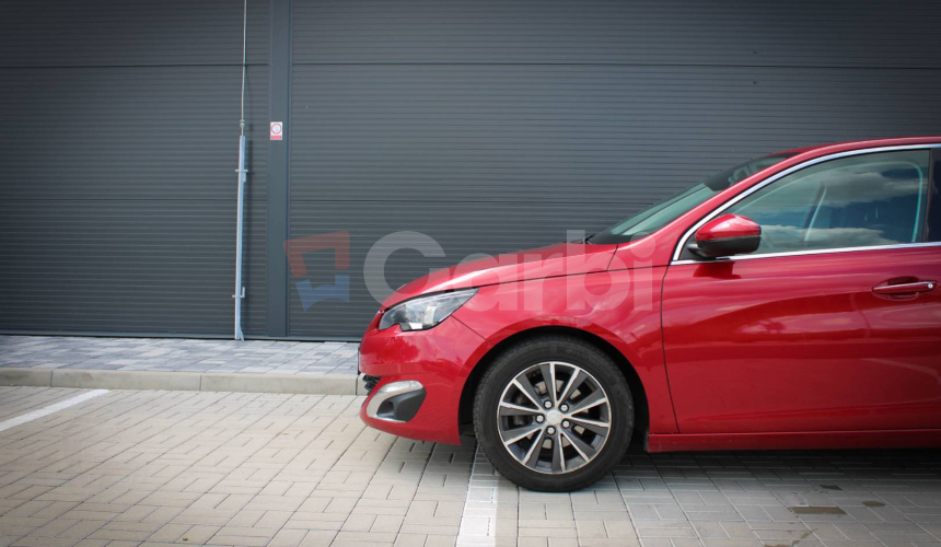 Peugeot 308 1,2i 81kW PureTech/Navi Vymenené rozvody / servisná knižka