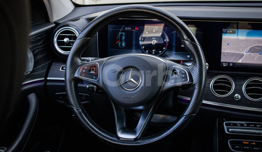 Mercedes-Benz E trieda Sedan 220d 4Matic 9G tronic AMG, HUD, Distronic plus, lane asist, Multib