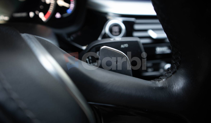 BMW Rad 5 530d xDrive A/T