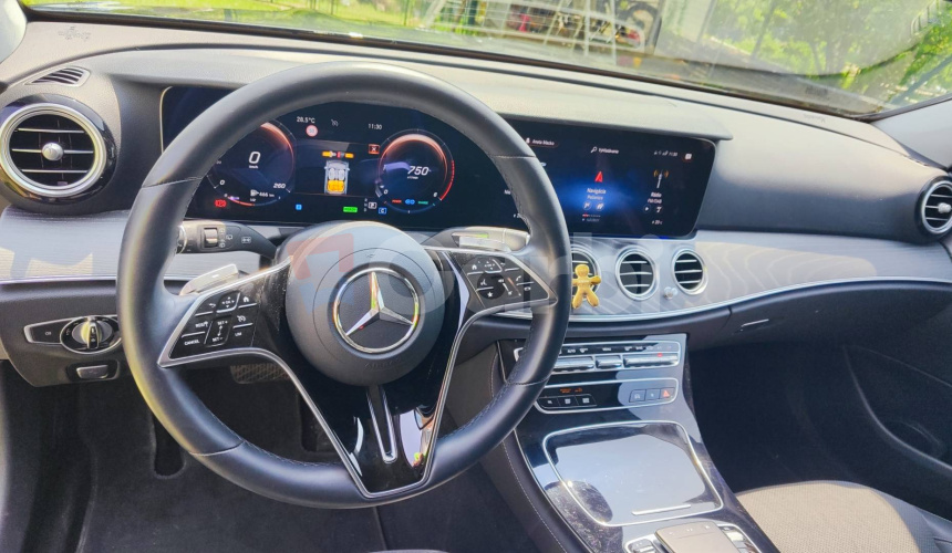 Mercedes-Benz E trieda Kombi 300 T d Avantgarde 4Matic 7-miestne