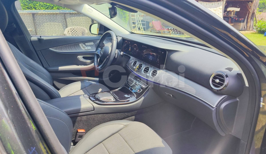 Mercedes-Benz E trieda Kombi 300 T d Avantgarde 4Matic 7-miestne