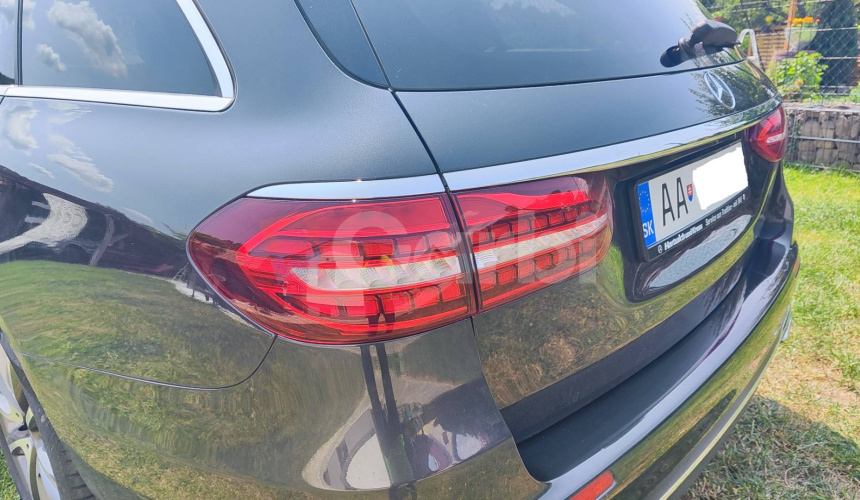 Mercedes-Benz E trieda Kombi 300 T d Avantgarde 4Matic 7-miestne