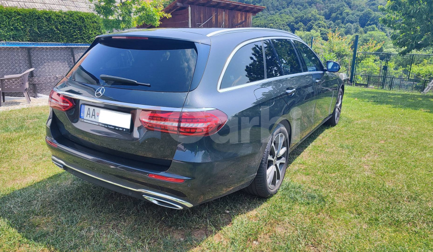 Mercedes-Benz E trieda Kombi 300 T d Avantgarde 4Matic 7-miestne
