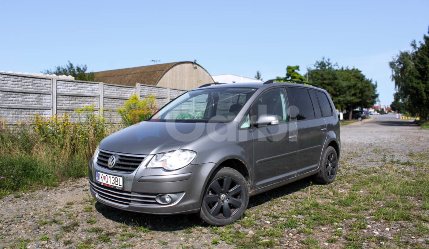 Volkswagen Touran 1.9 TDI DPF Conceptline DSG7