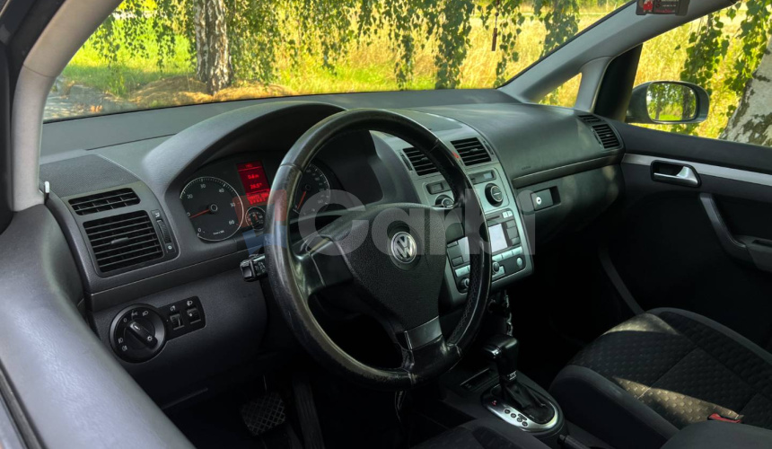 Volkswagen Touran 1.9 TDI DPF Conceptline DSG7