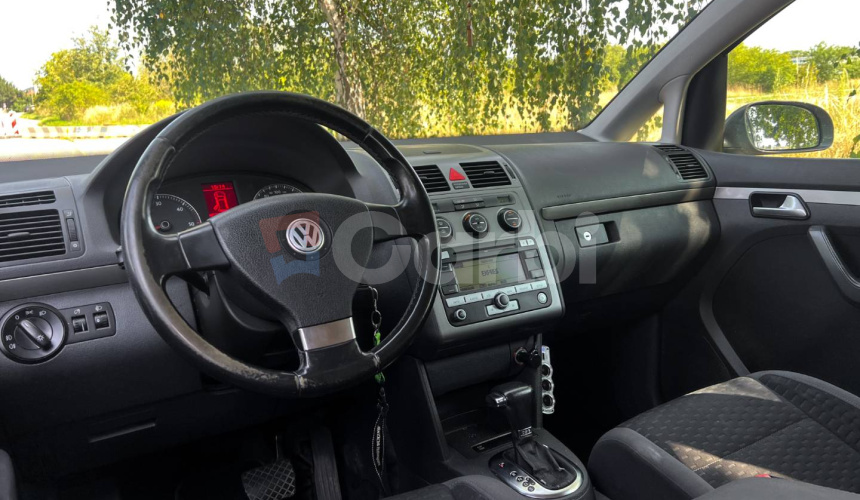 Volkswagen Touran 1.9 TDI DPF Conceptline DSG7
