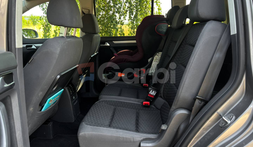 Volkswagen Touran 1.9 TDI DPF Conceptline DSG7