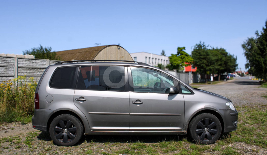 Volkswagen Touran 1.9 TDI DPF Conceptline DSG7
