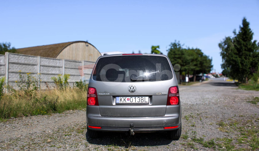 Volkswagen Touran 1.9 TDI DPF Conceptline DSG7