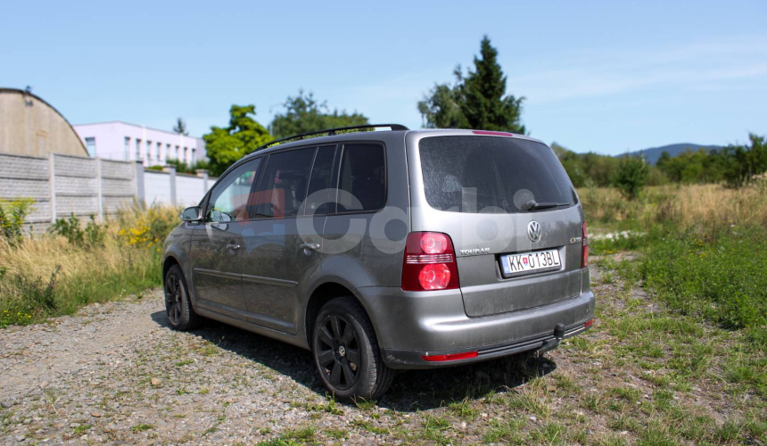 Volkswagen Touran 1.9 TDI DPF Conceptline DSG7