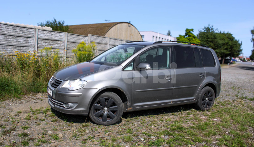 Volkswagen Touran 1.9 TDI DPF Conceptline DSG7